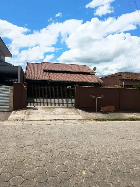 Foto 2 de Casa com 2 quartos à venda, 360m2 em Joinville - SC