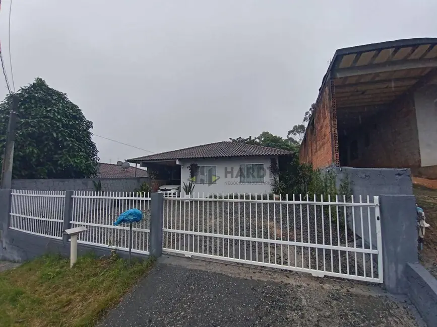 Foto 3 de Casa com 3 quartos à venda, 420m2 em Joinville - SC