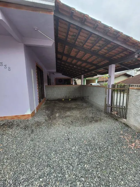 Foto 2 de Casa com 2 quartos para alugar, 79m2 em Rio Bonito (Pirabeiraba), Joinville - SC