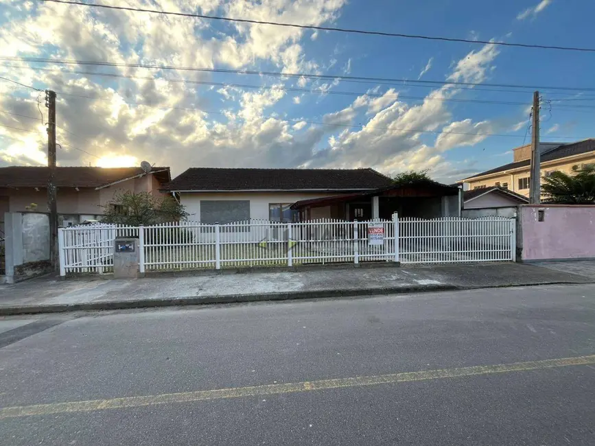 Foto 1 de Casa com 3 quartos à venda, 450m2 em Dona Francisca (Pirabeiraba), Joinville - SC