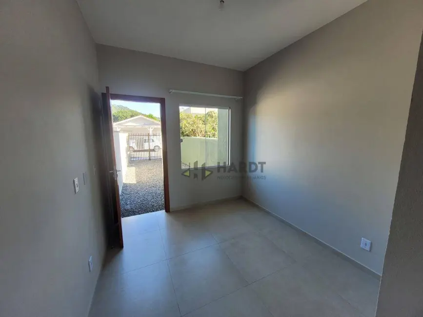 Foto 2 de Casa com 2 quartos para alugar, 75m2 em Rio Bonito (Pirabeiraba), Joinville - SC