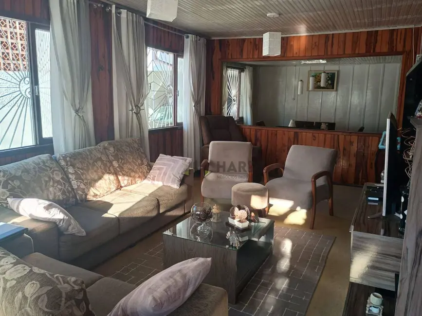 Foto 6 de Casa com 3 quartos à venda, 360m2 em Iririú, Joinville - SC