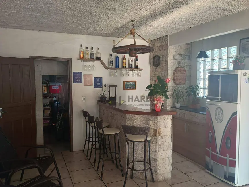 Foto 3 de Casa com 3 quartos à venda, 360m2 em Iririú, Joinville - SC