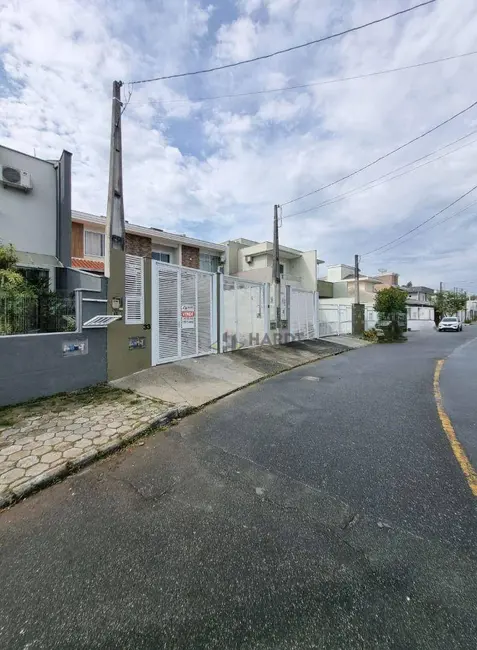 Foto 2 de Casa com 3 quartos à venda, 130m2 em Joinville - SC