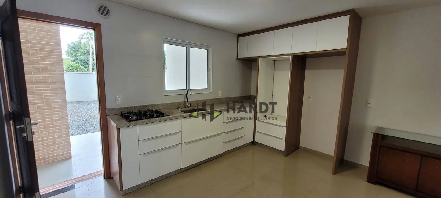 Foto 3 de Casa com 3 quartos à venda, 130m2 em Joinville - SC