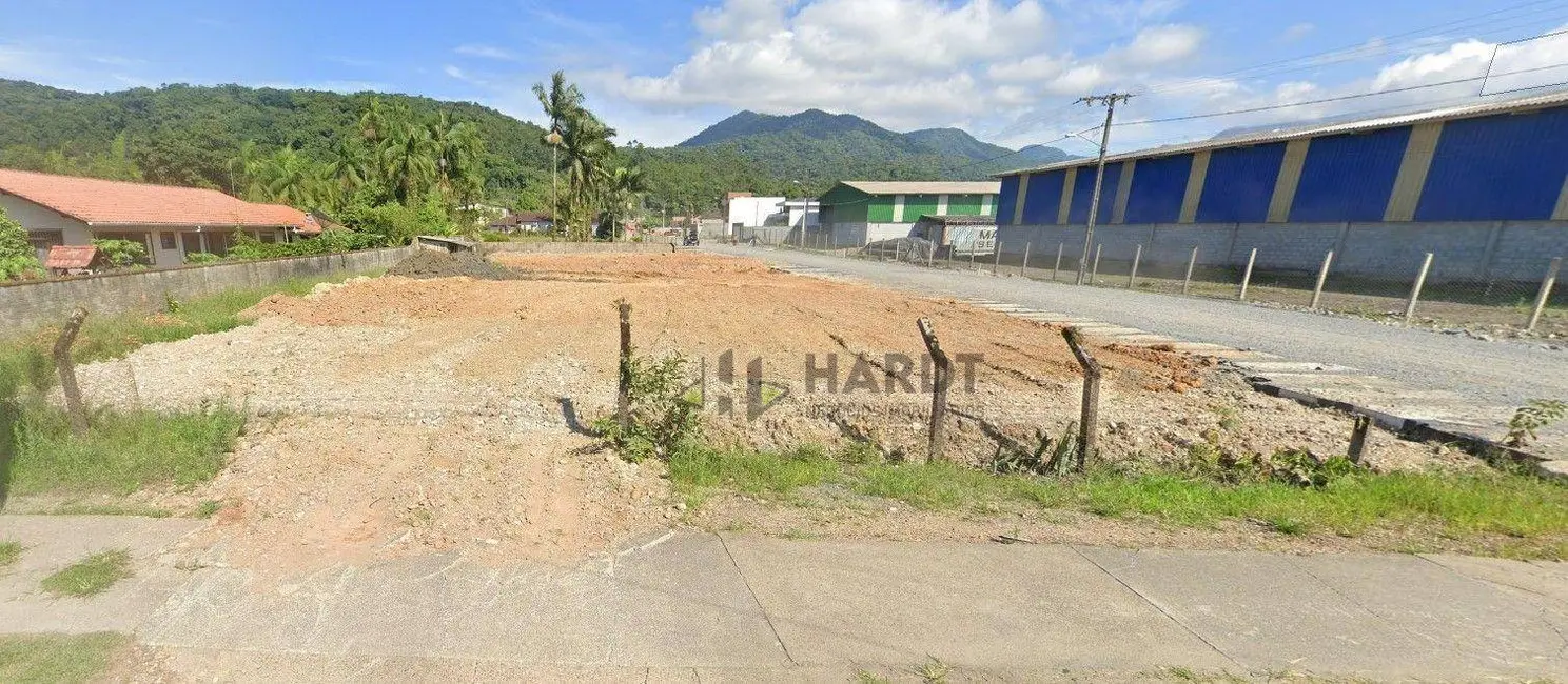 Foto 1 de Terreno / Lote à venda, 1360m2 em Joinville - SC