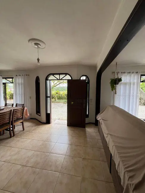 Foto 3 de Sobrado com 4 quartos à venda, 920m2 em Joinville - SC