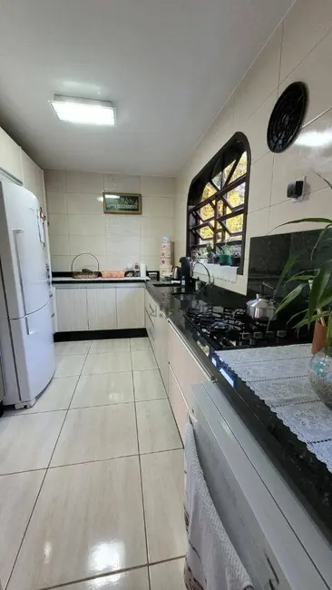 Foto 7 de Sobrado com 4 quartos à venda, 920m2 em Joinville - SC