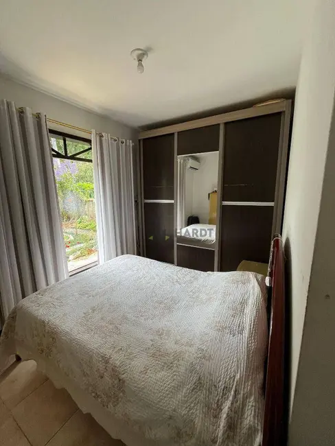 Foto 9 de Sobrado com 4 quartos à venda, 920m2 em Joinville - SC