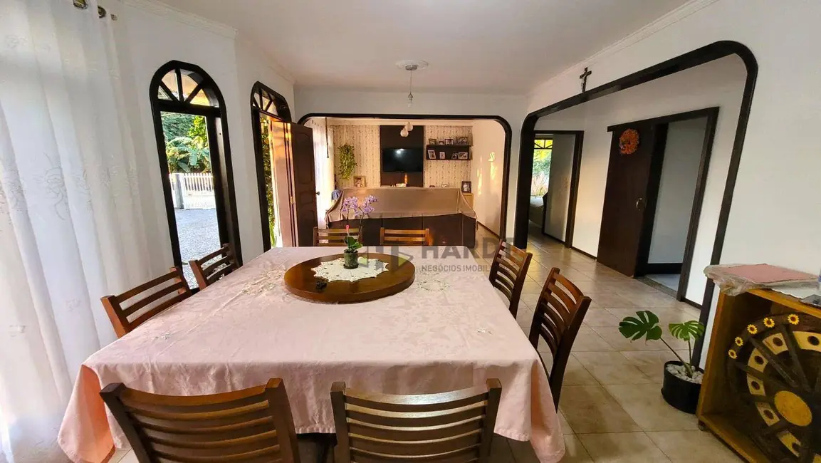 Foto 5 de Sobrado com 4 quartos à venda, 920m2 em Joinville - SC