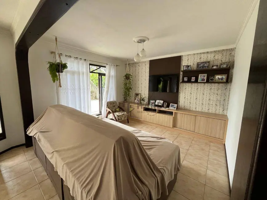 Foto 4 de Sobrado com 4 quartos à venda, 920m2 em Joinville - SC