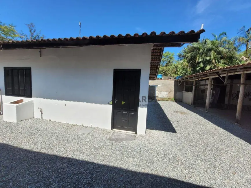 Foto 1 de Casa de Condomínio com 2 quartos para alugar, 52m2 em Joinville - SC