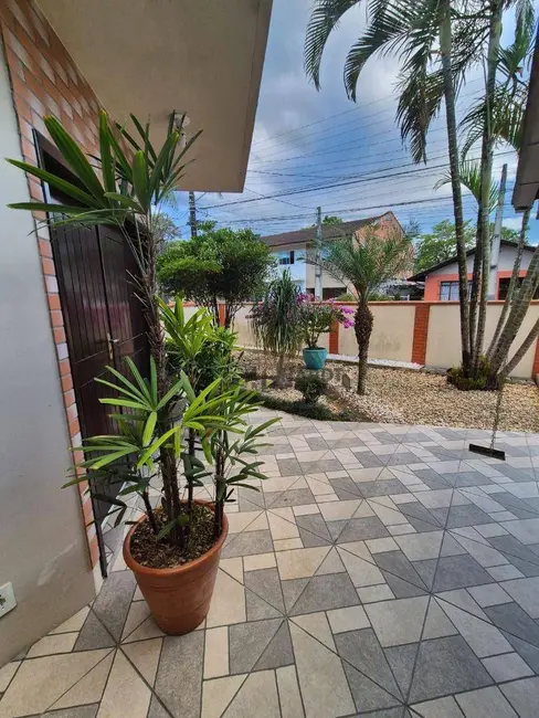 Foto 4 de Sobrado com 3 quartos à venda, 397m2 em Santo Antônio, Joinville - SC