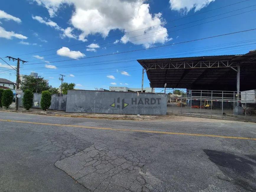 Foto 3 de Armazém / Galpão à venda, 1872m2 em Glória, Joinville - SC