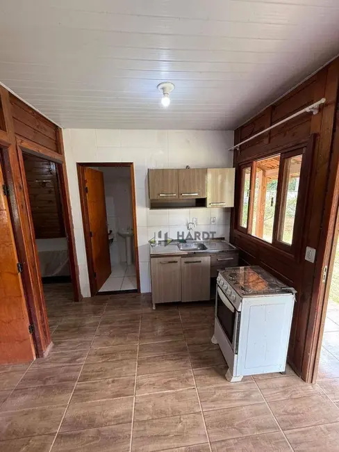 Casa com 2 quartos para alugar, 440m2 em Joinville - SC - imagem 2 Foto 2 de Casa com 2 quartos para alugar, 440m2 em Joinville - SC