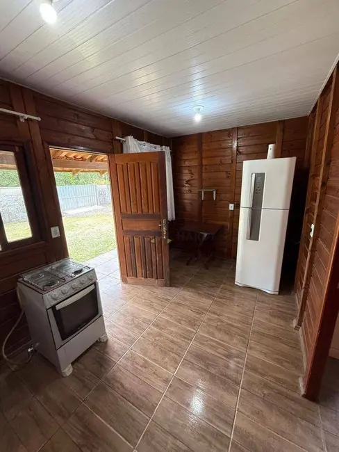 Casa com 2 quartos para alugar, 440m2 em Joinville - SC - imagem 3 Foto 3 de Casa com 2 quartos para alugar, 440m2 em Joinville - SC