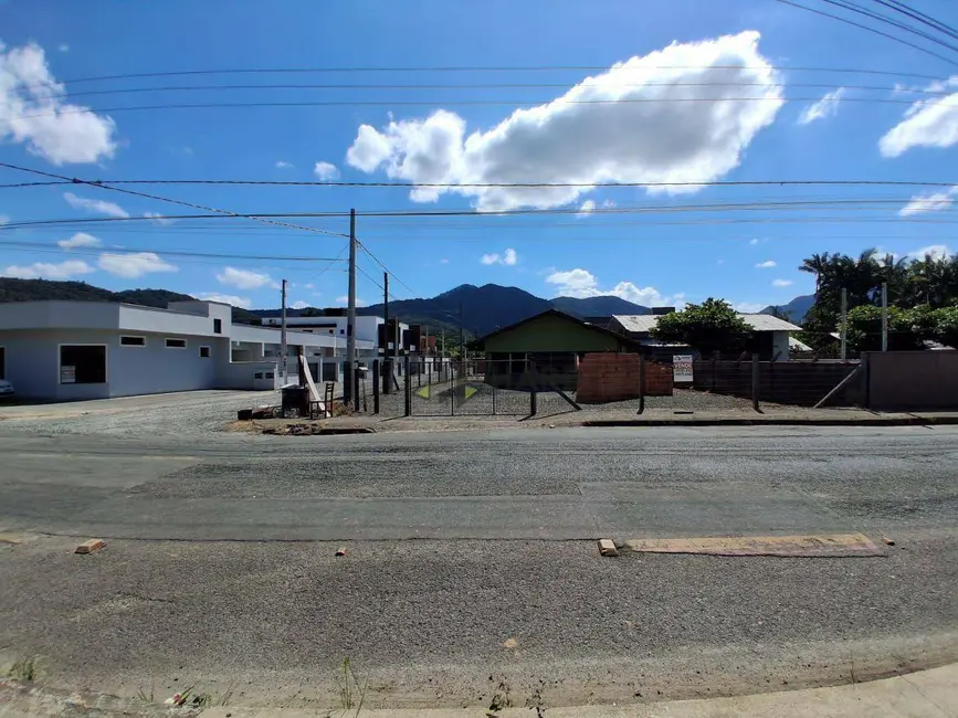 Foto 3 de Casa com 3 quartos à venda, 620m2 em Rio Bonito (Pirabeiraba), Joinville - SC