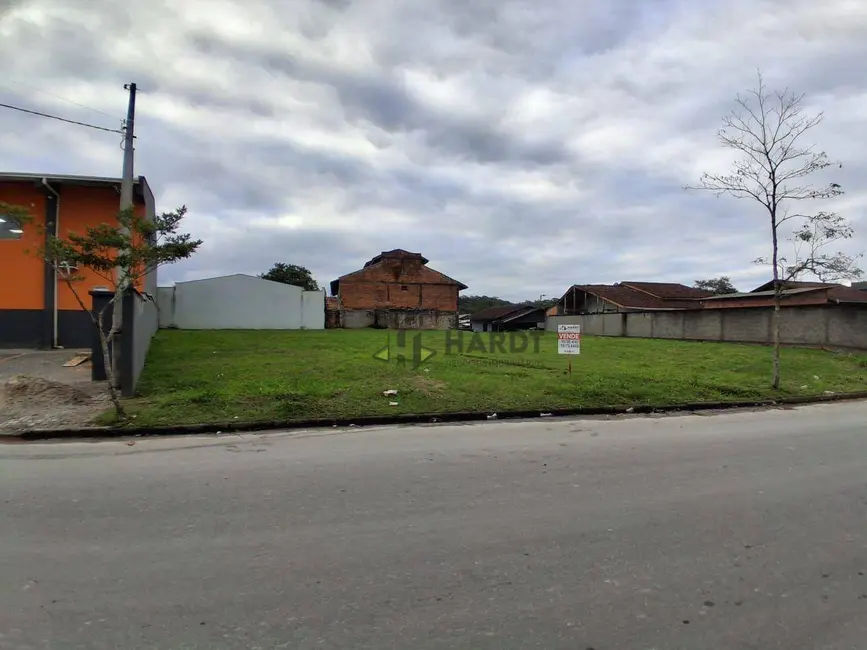 Foto 1 de Terreno / Lote à venda, 608m2 em Joinville - SC