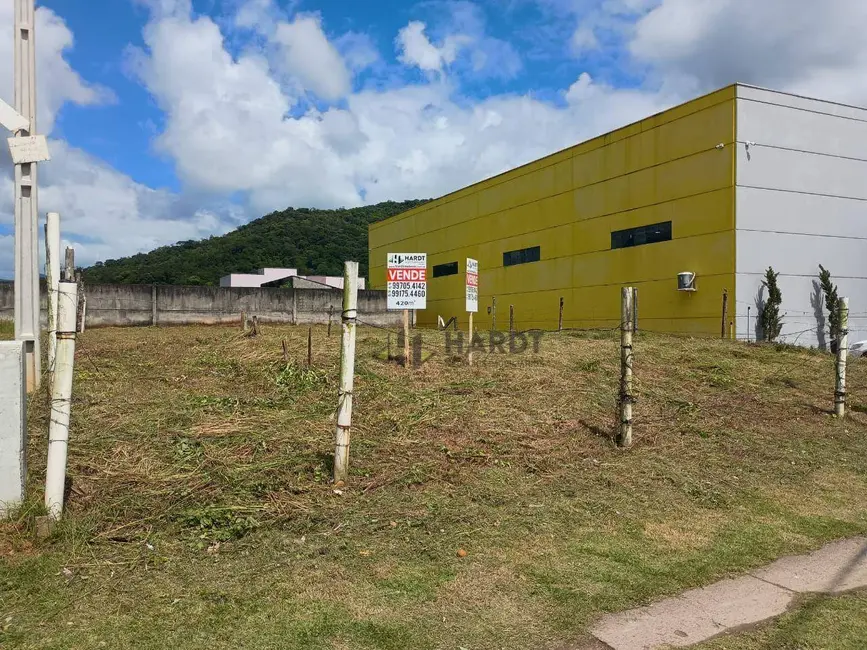 Foto 1 de Terreno / Lote à venda, 420m2 em Joinville - SC