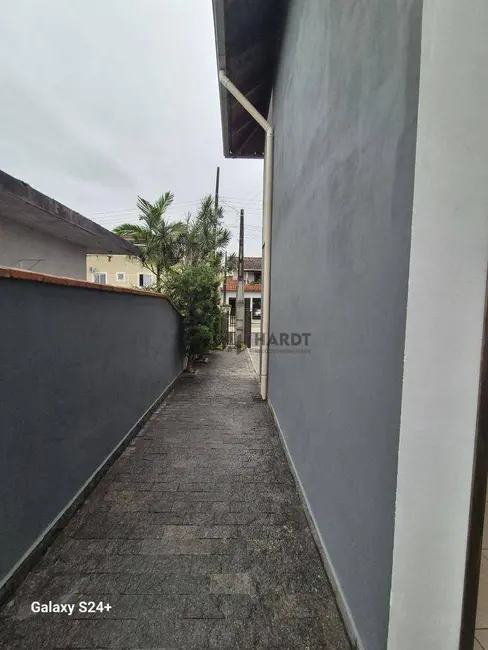 Sobrado com 4 quartos à venda, 360m2 em Joinville - SC - imagem 6 Foto 6 de Sobrado com 4 quartos à venda, 360m2 em Joinville - SC