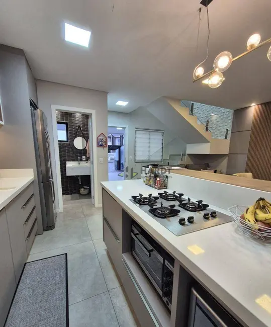 Foto 3 de Casa com 3 quartos à venda, 126m2 em Vila Nova, Joinville - SC