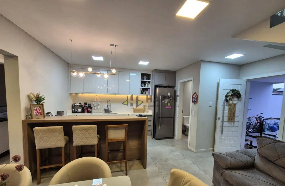 Foto 6 de Casa com 3 quartos à venda, 126m2 em Vila Nova, Joinville - SC