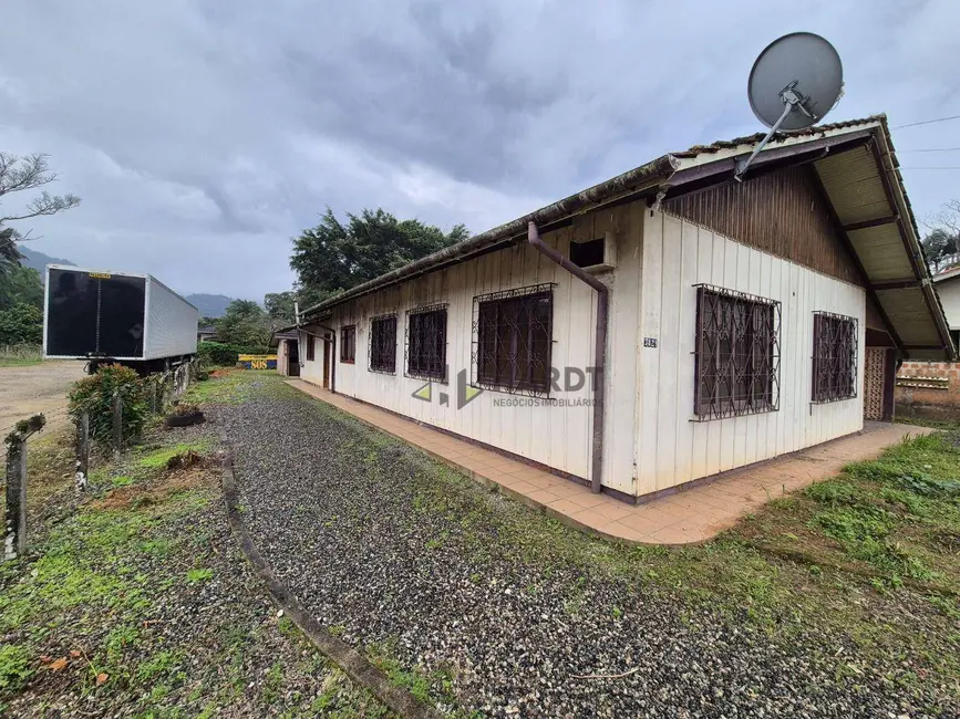 Casa com 4 quartos à venda, 1060m2 em Joinville - SC - imagem 1 Foto 1 de Casa com 4 quartos à venda, 1060m2 em Joinville - SC