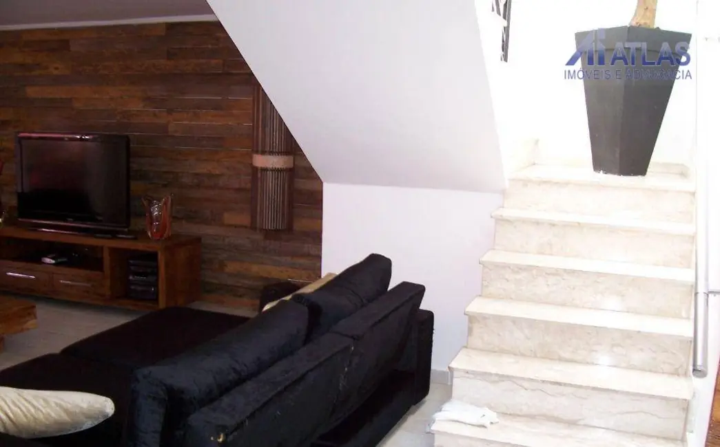 Sobrado com 3 quartos à venda, 339m2 em Jardim Guanca, São Paulo - SP - imagem 8 Foto 8 de Sobrado com 3 quartos à venda, 339m2 em Jardim Guanca, São Paulo - SP