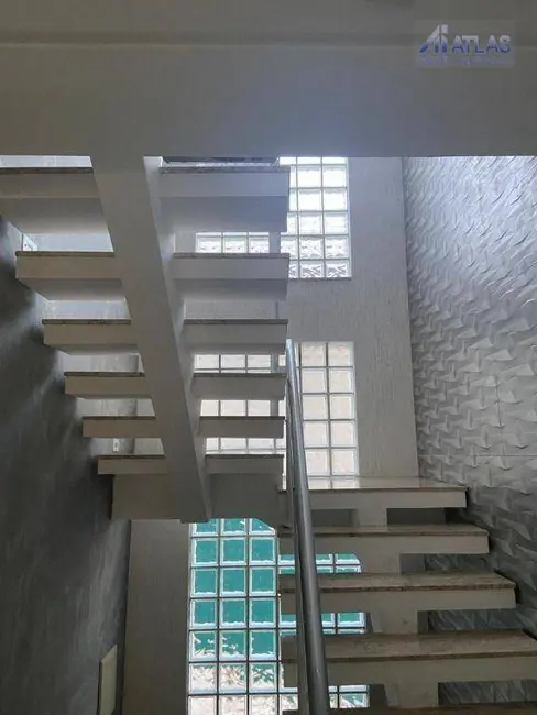 Foto 4 de Sobrado com 4 quartos à venda, 300m2 em Cidade Parquelandia, Mogi Das Cruzes - SP