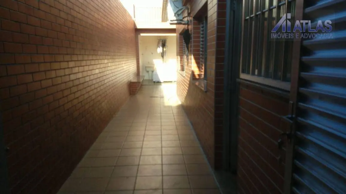 Foto 8 de Casa com 5 quartos para alugar, 250m2 em Jardim Guanca, São Paulo - SP