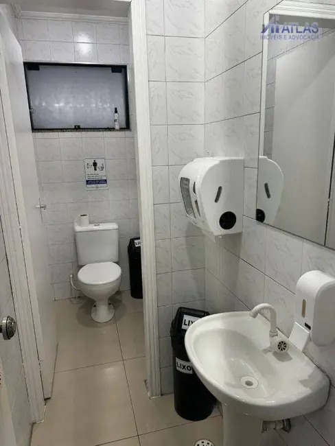 Armazém / Galpão à venda, 4000m2 em Jardim Presidente Dutra, Guarulhos - SP - imagem 5 Foto 5 de Armazém / Galpão à venda, 4000m2 em Jardim Presidente Dutra, Guarulhos - SP