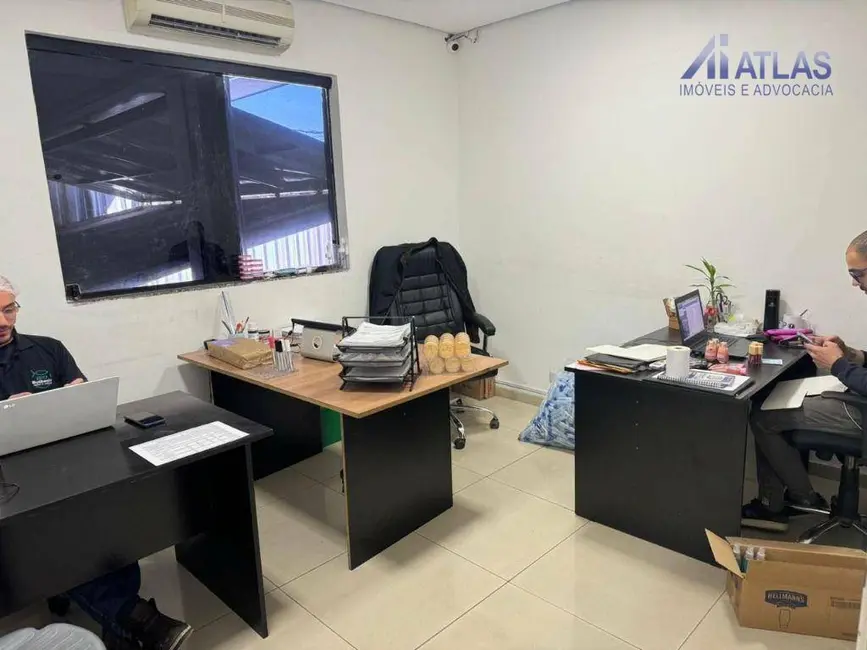 Armazém / Galpão à venda, 4000m2 em Jardim Presidente Dutra, Guarulhos - SP - imagem 9 Foto 9 de Armazém / Galpão à venda, 4000m2 em Jardim Presidente Dutra, Guarulhos - SP