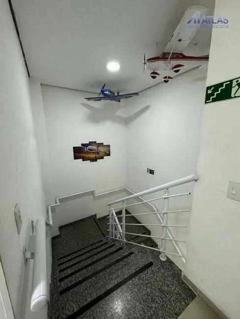 Armazém / Galpão à venda, 4000m2 em Jardim Presidente Dutra, Guarulhos - SP - imagem 6 Foto 6 de Armazém / Galpão à venda, 4000m2 em Jardim Presidente Dutra, Guarulhos - SP