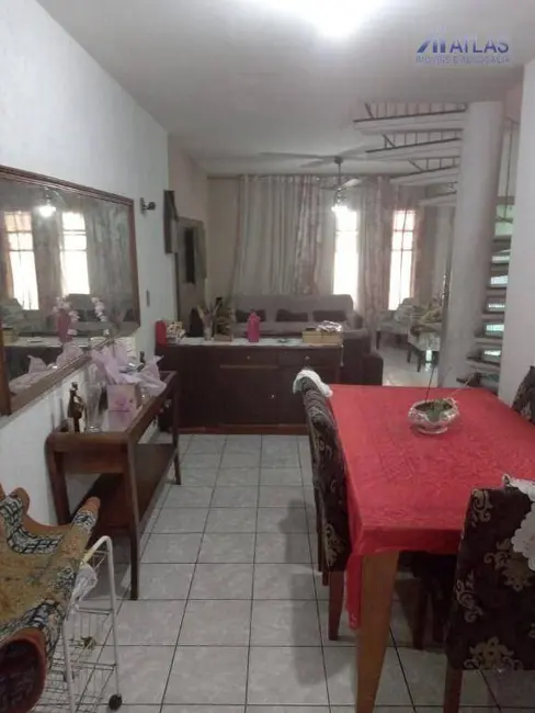 Sobrado com 2 quartos à venda, 138m2 em Jardim Monte Carmelo, Guarulhos - SP - imagem 5 Foto 5 de Sobrado com 2 quartos à venda, 138m2 em Jardim Monte Carmelo, Guarulhos - SP