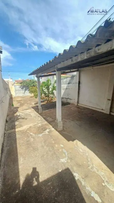 Foto 4 de Casa com 1 quarto à venda, 150m2 em Centro, Taquaritinga - SP