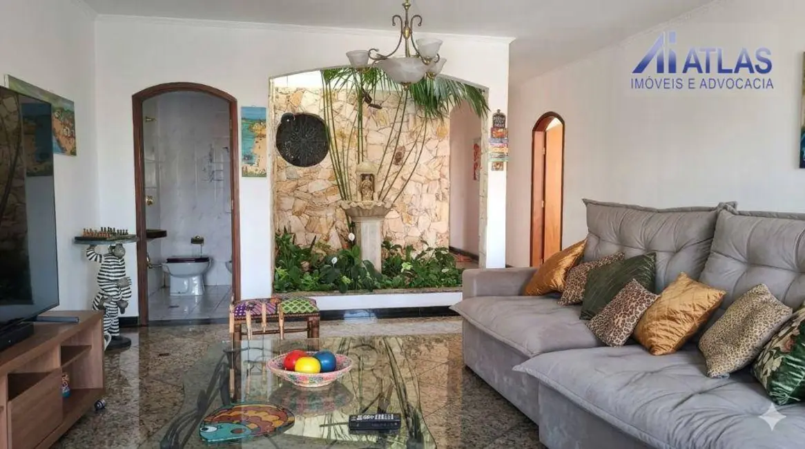 Foto 1 de Casa com 3 quartos à venda, 380m2 em Jardim Santa Mena, Guarulhos - SP