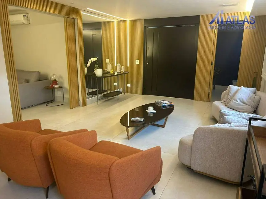 Sobrado com 4 quartos à venda, 600m2 em Jardim Fazenda Rincão, Aruja - SP - imagem 3 Foto 3 de Sobrado com 4 quartos à venda, 600m2 em Jardim Fazenda Rincão, Aruja - SP