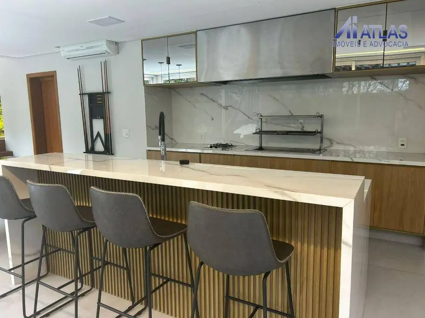 Sobrado com 4 quartos à venda, 600m2 em Jardim Fazenda Rincão, Aruja - SP - imagem 8 Foto 8 de Sobrado com 4 quartos à venda, 600m2 em Jardim Fazenda Rincão, Aruja - SP