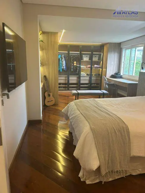Sobrado com 4 quartos à venda, 600m2 em Jardim Fazenda Rincão, Aruja - SP - imagem 4 Foto 4 de Sobrado com 4 quartos à venda, 600m2 em Jardim Fazenda Rincão, Aruja - SP