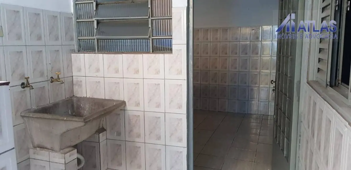 Casa com 1 quarto para alugar, 20m2 em Vila Guilherme, São Paulo - SP - imagem 1 Foto 1 de Casa com 1 quarto para alugar, 20m2 em Vila Guilherme, São Paulo - SP
