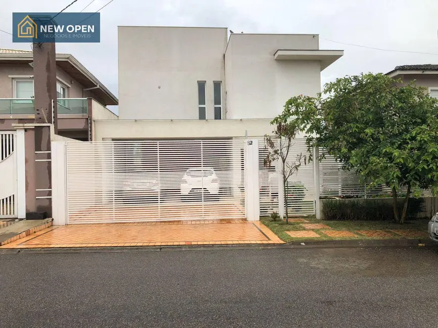 Foto 1 de Sobrado com 3 quartos à venda, 360m2 em Atibaia - SP