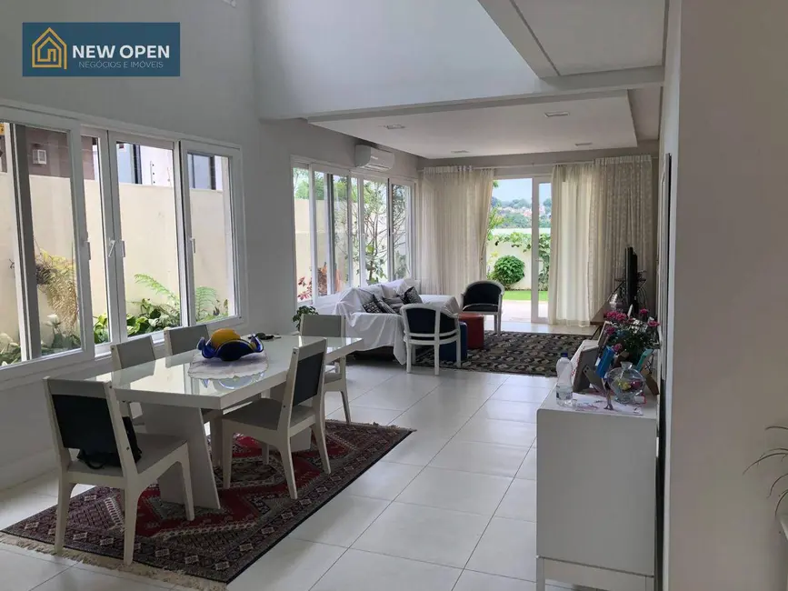 Foto 6 de Sobrado com 3 quartos à venda, 360m2 em Atibaia - SP