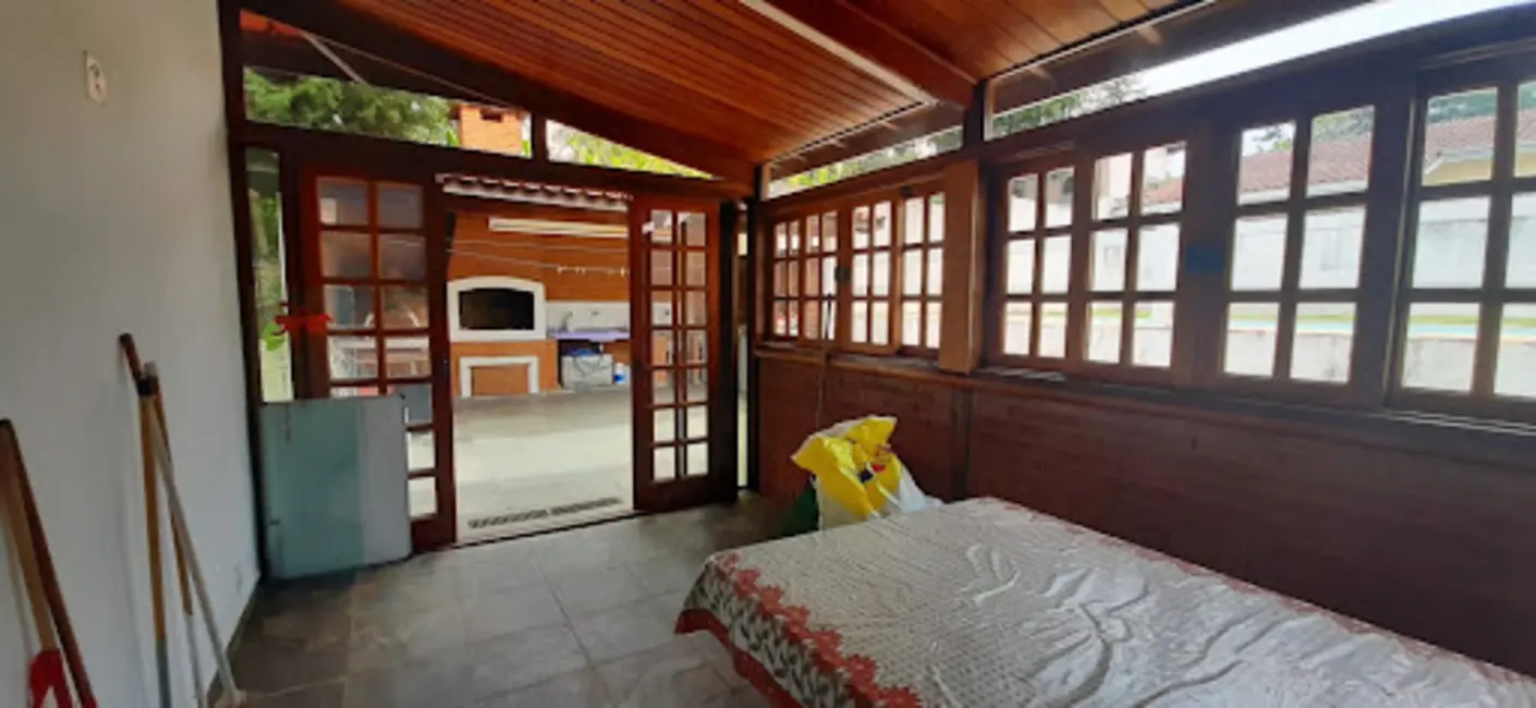 Foto 2 de Chácara com 4 quartos à venda, 1000m2 em Jardim Estância Brasil, Atibaia - SP