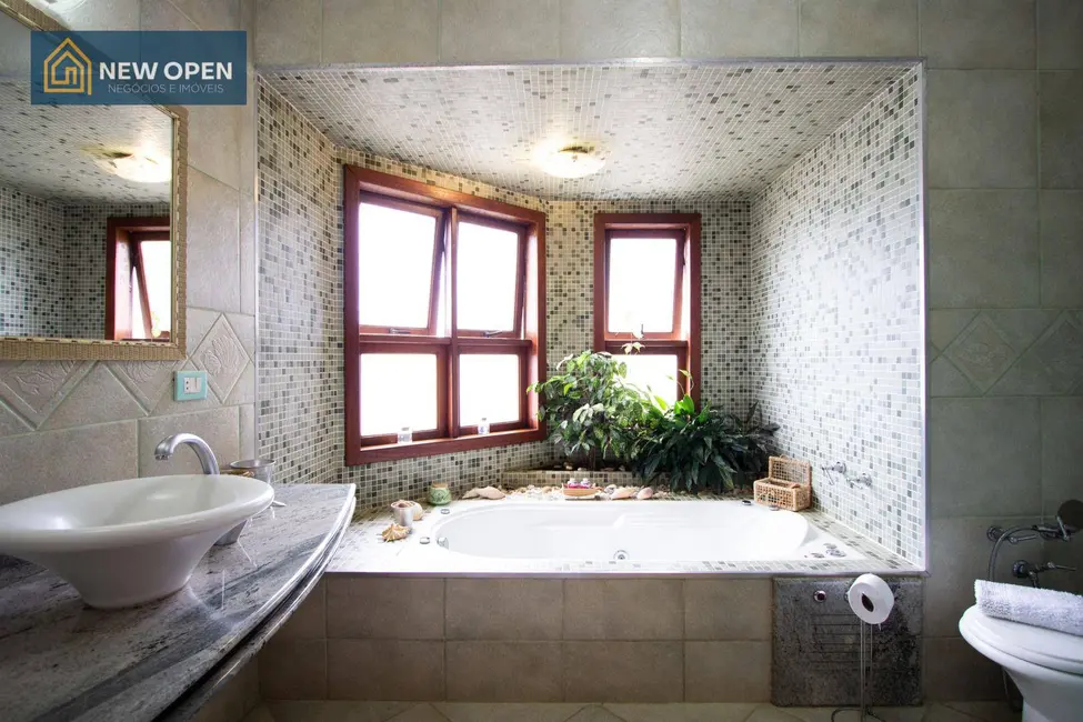 Foto 4 de Sobrado com 4 quartos à venda, 826m2 em Atibaia - SP