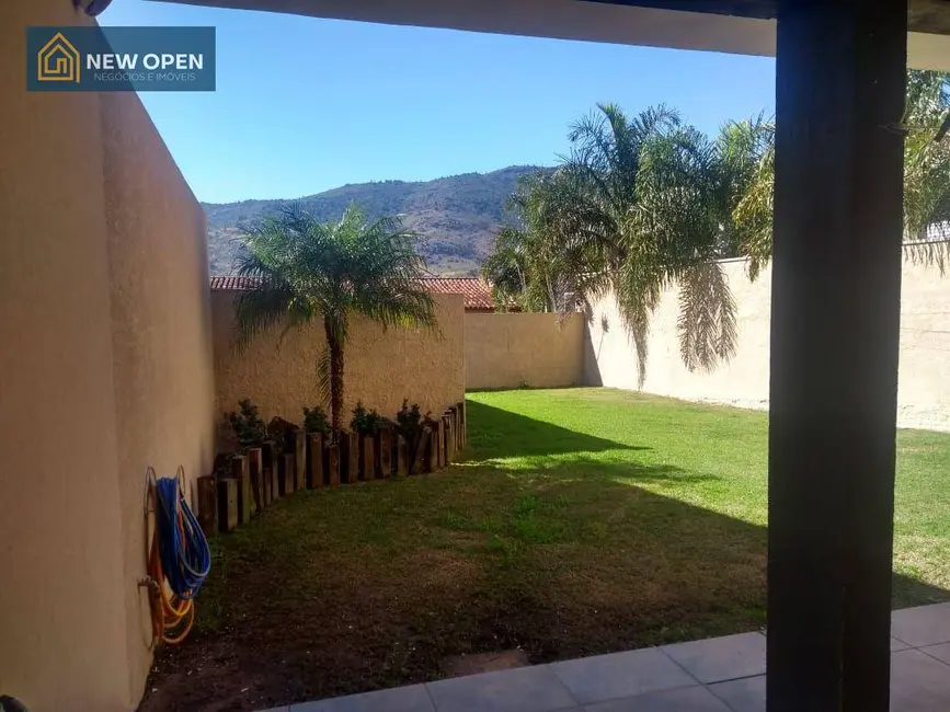 Foto 9 de Casa com 4 quartos à venda, 360m2 em Vila Petrópolis, Atibaia - SP