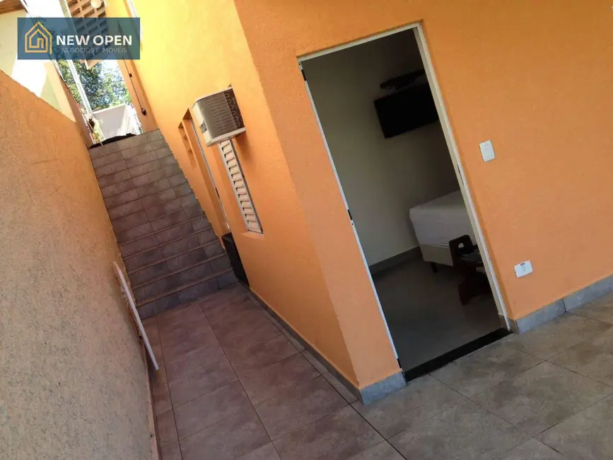 Foto 8 de Casa com 4 quartos à venda, 360m2 em Vila Petrópolis, Atibaia - SP