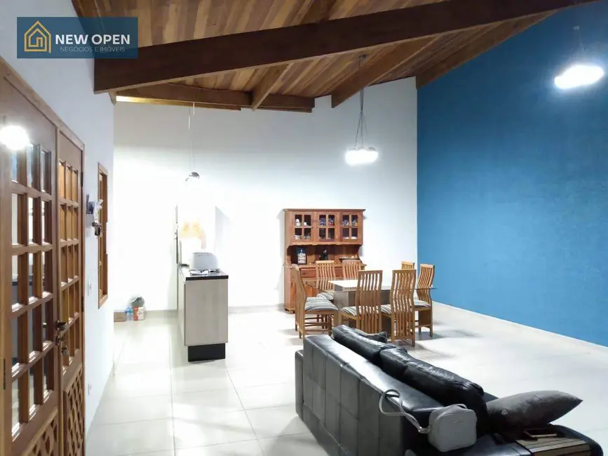 Casa de Condomínio com 2 quartos à venda, 1000m2 em Condomínio Portal das Rosas, Atibaia - SP - imagem 2 Foto 2 de Casa de Condomínio com 2 quartos à venda, 1000m2 em Condomínio Portal das Rosas, Atibaia - SP