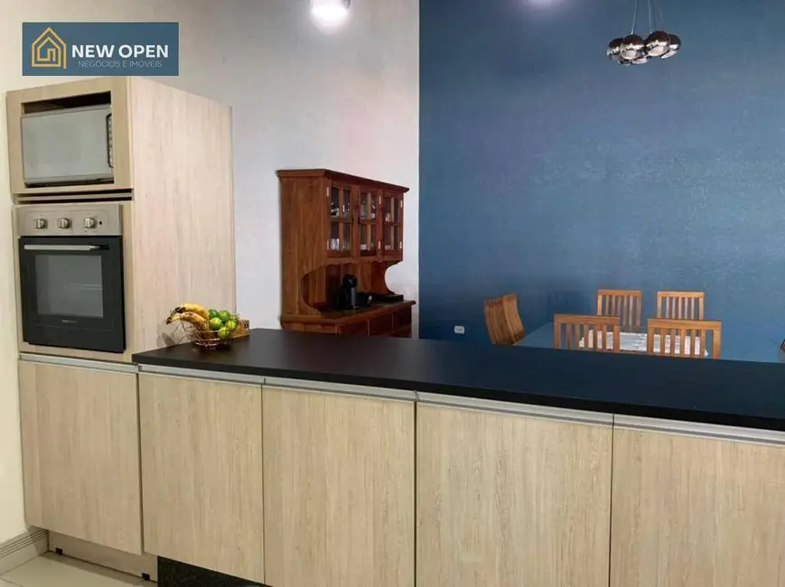 Casa de Condomínio com 2 quartos à venda, 1000m2 em Condomínio Portal das Rosas, Atibaia - SP - imagem 3 Foto 3 de Casa de Condomínio com 2 quartos à venda, 1000m2 em Condomínio Portal das Rosas, Atibaia - SP