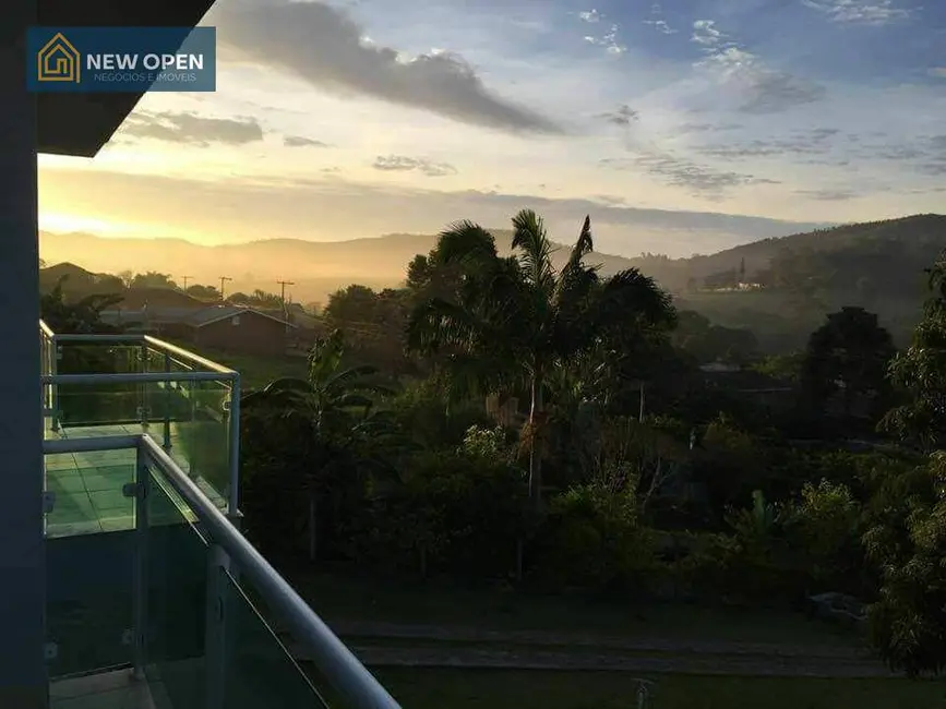 Chácara com 3 quartos à venda, 800m2 em Piracaia - SP - imagem 5 Foto 5 de Chácara com 3 quartos à venda, 800m2 em Piracaia - SP