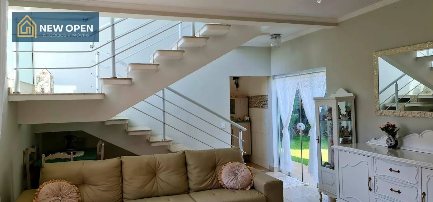 Chácara com 3 quartos à venda, 800m2 em Piracaia - SP - imagem 7 Foto 7 de Chácara com 3 quartos à venda, 800m2 em Piracaia - SP